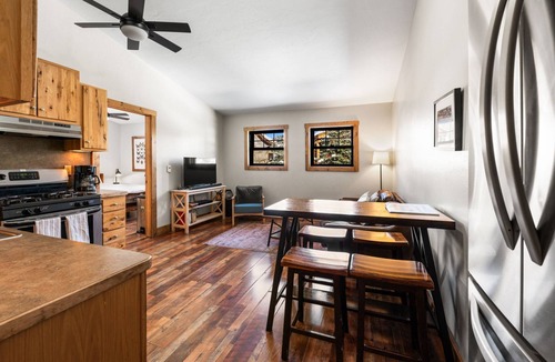 Crested Butte South House | Updated, Dog Friendly Rental Unit, Fire Pit, Fenced Yard, Sleeps 4