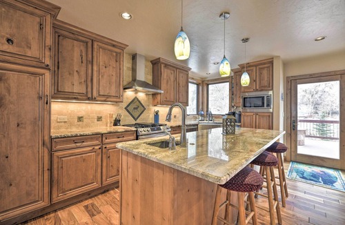 Ouray House | Updated Mtn Home w/Deck on Uncompahgre River