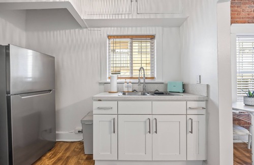 Willmore Condo | Updated Studio in Downtown Long Beach - Walk to Everything