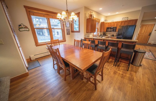Keystone House | Updated Townhome, Walk to Slopes, Private Balcony