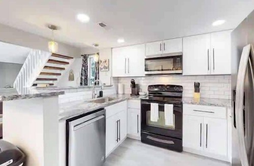 Aurora Hills House | Updated Two + loft Bed with Three King Beds, Loft & Two Baths, Corporate Housing