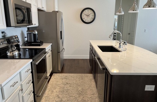 Rigden Farm Apartment | Upscale, 2 bedroom, 2 bath apartment. Convenient location at Rigden Farm.