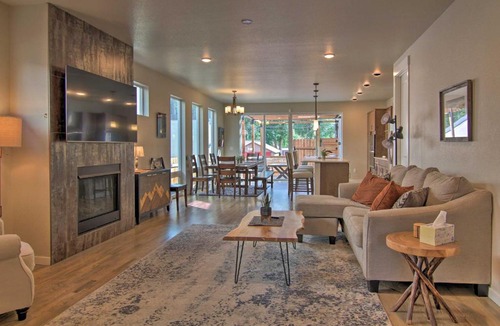 Colorado Springs House | Upscale and Modern Colorado Springs Townhome!