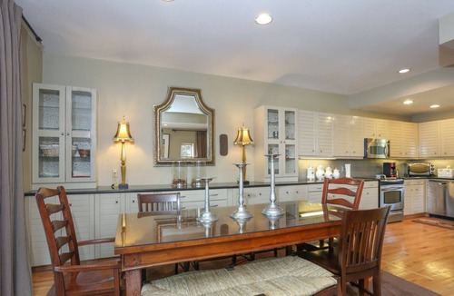 Copper Mountain Village House | Upscale Comfort w/Stunning Views! Private Garage, free WiFi, Games, Porch Swing