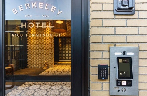 Berkeley Condo | Upscale Flat! Roof Top Patio w/Mtn Views!