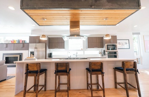 Sloan Lake House | Upscale Townhome in SloHi, Minutes From Downtown, 4BR, Kid Friendly