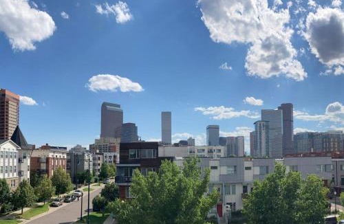 Five Points House | Upscale Townhome w/Stunning Rooftop Views