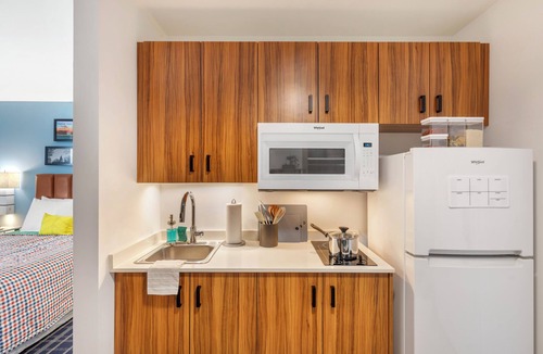 Centennial Apartment | Uptown Suites Extended Stay Denver CO – Centennial