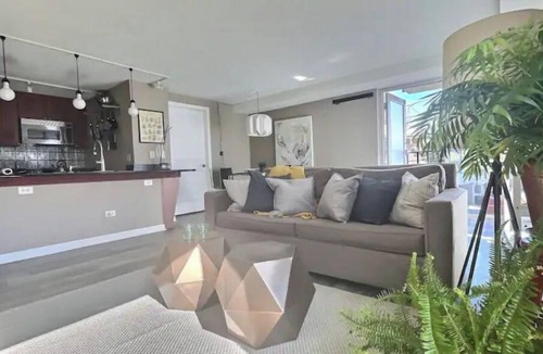 Cheesman Park Apartment | Urban Denver 2BR Flat, Steps to Botanical Garden