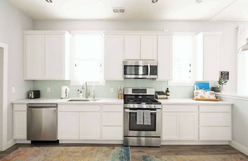 Curtis Park House | Urban Hot Tub Oasis | EV Charger | Walk to RiNo