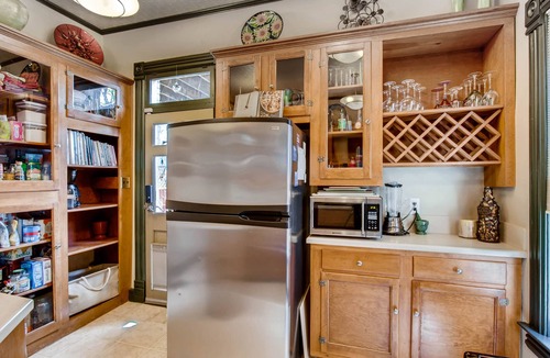 Baker House | Urban Perfection! Quiet Location, Historic, City Vibe