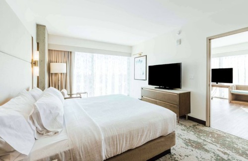 LoDo House | Urban Retreat in Downtown Denver! Swimming Pool, Pet-friendly Property!