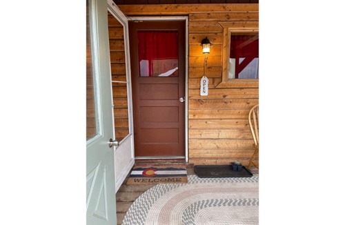 Ohio City Cabin | Ursa Miner - quiet, dark sky, 6 miles from Pitkin!