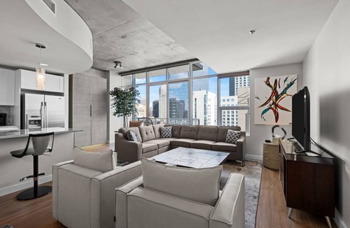 Downtown Denver Condo | 122 m² Condo ∙ 2 bedrooms ∙ 4 guests