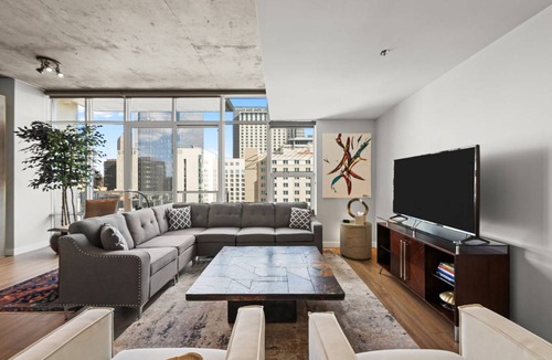 Downtown Denver Condo | 122 m² Condo ∙ 2 bedrooms ∙ 4 guests