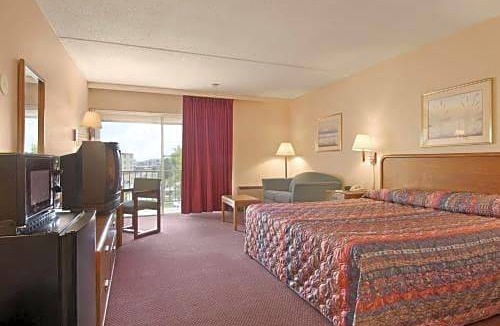 Northwest Colorado Springs Hotel | Days Inn by Wyndham Colorado Springs/Garden of the Gods