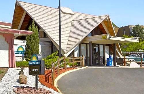 Northwest Colorado Springs Hotel | Days Inn by Wyndham Colorado Springs/Garden of the Gods