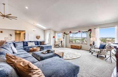 Northwest Colorado Springs House | 381 m² House ∙ 5 bedrooms ∙ 12 guests