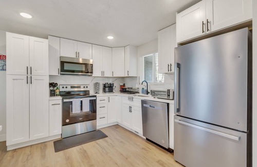 Allendale Area House | Vacation Launch Pad - Great for Groups!
