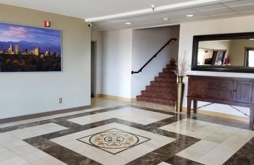 Castle Rock House | Vacation Starts Here! 3 Convenient units, Dining, Near Plum Creek Golf Course