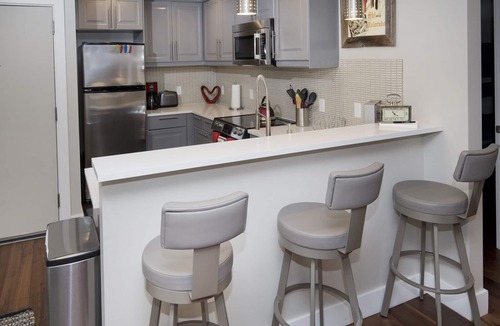 Vail Condo | Vail 21 | Remodeled 2BR Condo in Lionshead Village | Steps from Gondola
