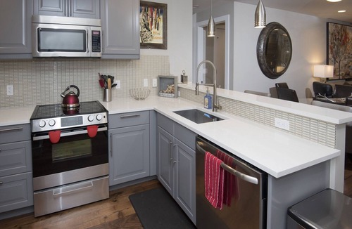 Vail Condo | Vail 21 | Remodeled 2BR Condo in Lionshead Village | Steps from Gondola