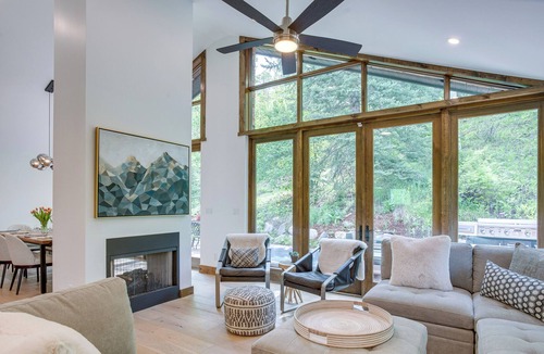 Intermountain House | Vail Getaway w/ Private Hot Tub & Mountain Views!