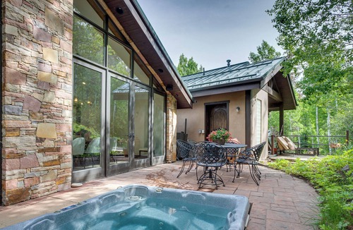 Intermountain House | Vail Getaway w/ Private Hot Tub & Mountain Views!