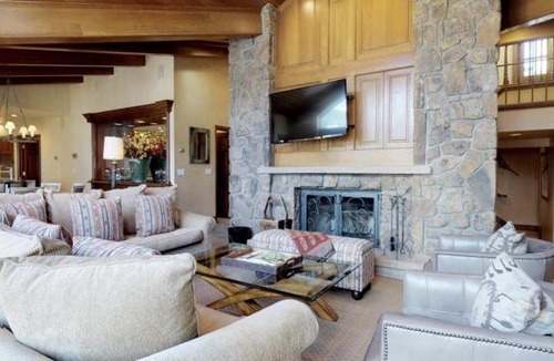 Vail Apartment | Vail Village 5 Bedroom With Private Hot Tub - Plaza Lodge