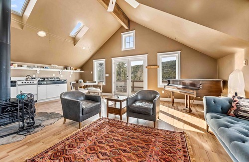 Nederland Ski Chalet | Very spacious vaulted ceiling 1-bdrm Chalet in Ned, 10 min from skiing, Views