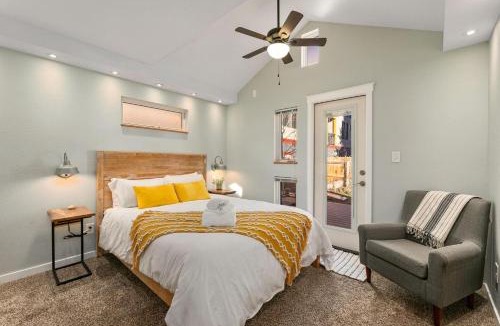 Martinez Park House | Vibrant Downtown Bungalow - Walk Everywhere!