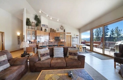 Baldy Mountain House | 'View Manor' - Five Master Suites!