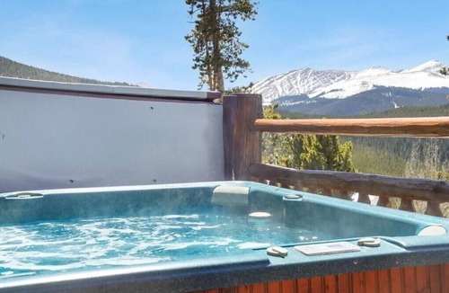 Baldy Mountain House | 'View Manor' - Five Master Suites!