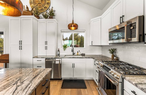 Florissant House | ViewHouse - Hot Tub - Trails