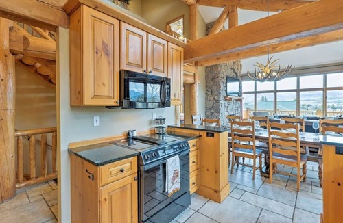 Fraser Condo | Views! 3 family rooms, 2 master suites, Hot Tub!