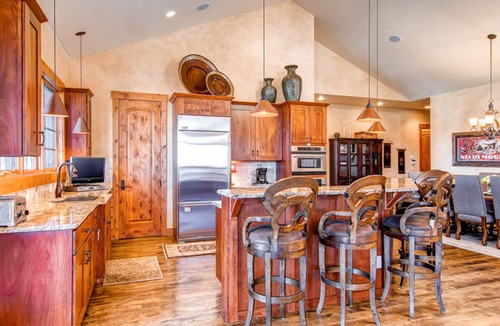 The Highlands House | Views of the 10 mile range - 7 min from the slopes in this luxurious chalet!