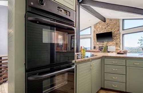 Evergreen Cabin | VIEWS PanoramicvSauna Hot Tub Mountain House the VIEW HAUS'18 mins to Red Rocks!