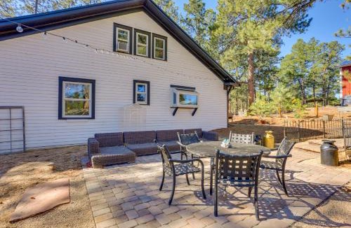 Larkspur House | Vintage Farmhouse with Hot Tub in Larkspur
