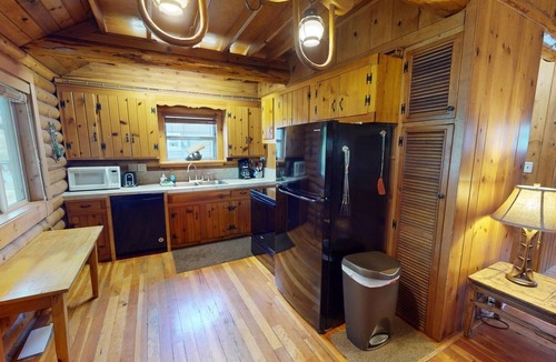 Gunnison Cabin | Virgil’s Cabin on the River