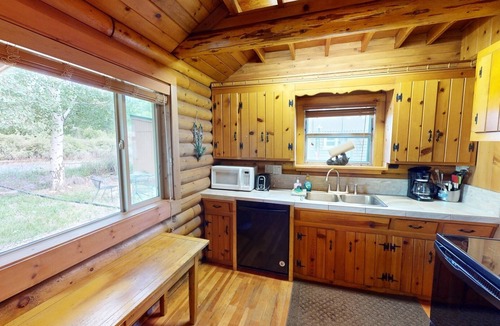 Gunnison Cabin | Virgil’s Cabin on the River