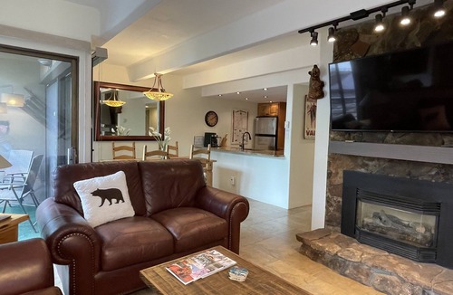 Vail Condo | WALK to both Villages & Lionshead Gondola