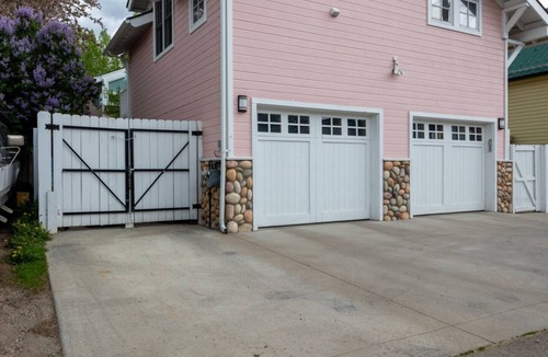 Old Town Apartment | Walk to Downtown | Month Rentals | Secure Bike Storage
