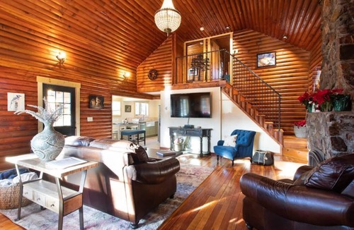 Evergreen Cabin | Walk to Evergreen Lake and downtown