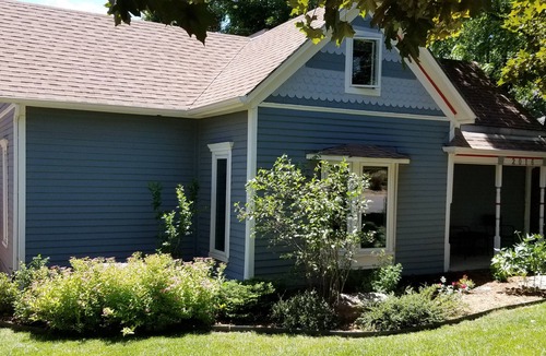 Whittier House | ❤️Walk to the Heart of Pearl Street from this Charming Historic Home