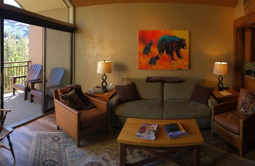 Vail Condo | Walk to Vail Village Restaurants, Shops & Lifts - Epic Views, Top Rated Condo!