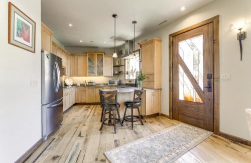 Carbondale Apartment | Walkable Apt in Carbondale Luxury Artists Loft