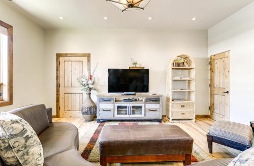 Carbondale Apartment | Walkable Apt in Carbondale Luxury Artists Loft
