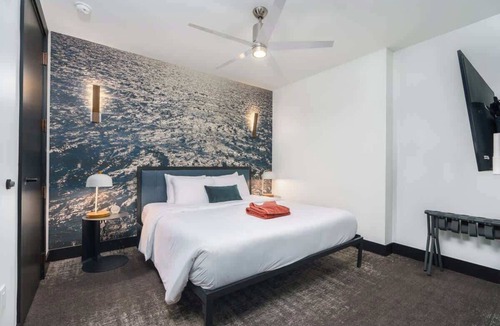 Berkeley Hotel | Walkable Denver Flat + Rooftop Patio on Tennyson St