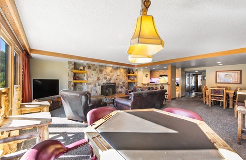 Lakeside Village Condo | Walking Distance to Keystone Conference Center, Mountain Views