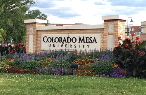 Grand Junction Condo | Walking distance to CMU, stocker stadium, grocery stores, churches, and golfing